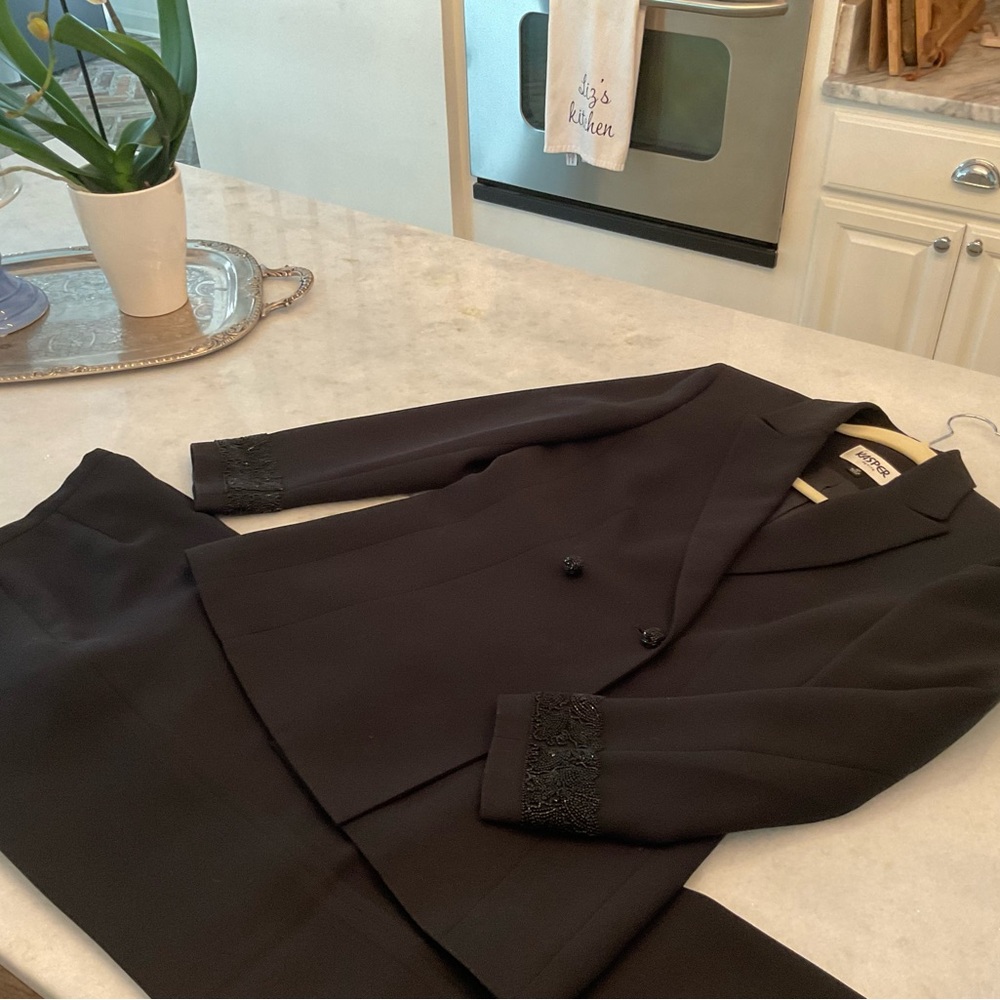 Women’s pant suit